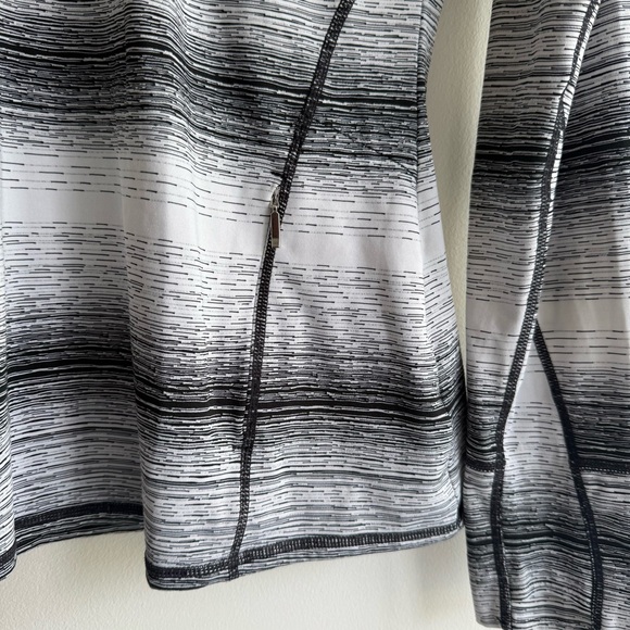 Athleta Running Wild Half Zip 2.0 Stride Size Medium - Picture 5 of 9